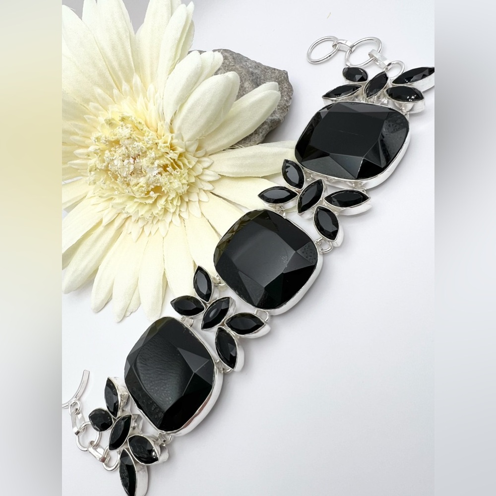 BLACK SPINEL BRACELET